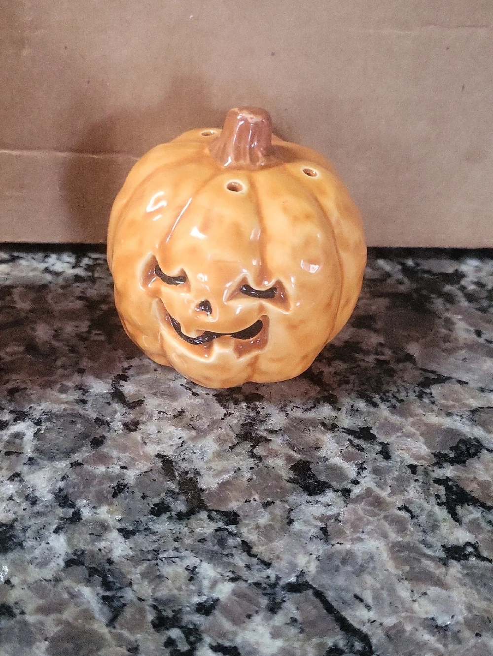 Ceramic Jack-o'-Lantern Salt & Pepper Shakers - Orangeby Enesco NWt